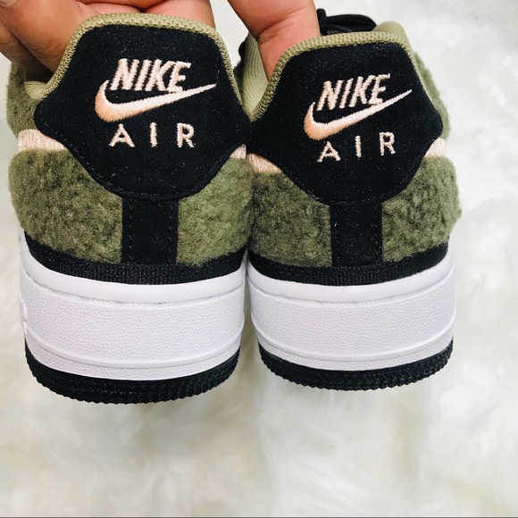 😎Nike Air Force 1 Faux Shearling - Picture 4 of 6